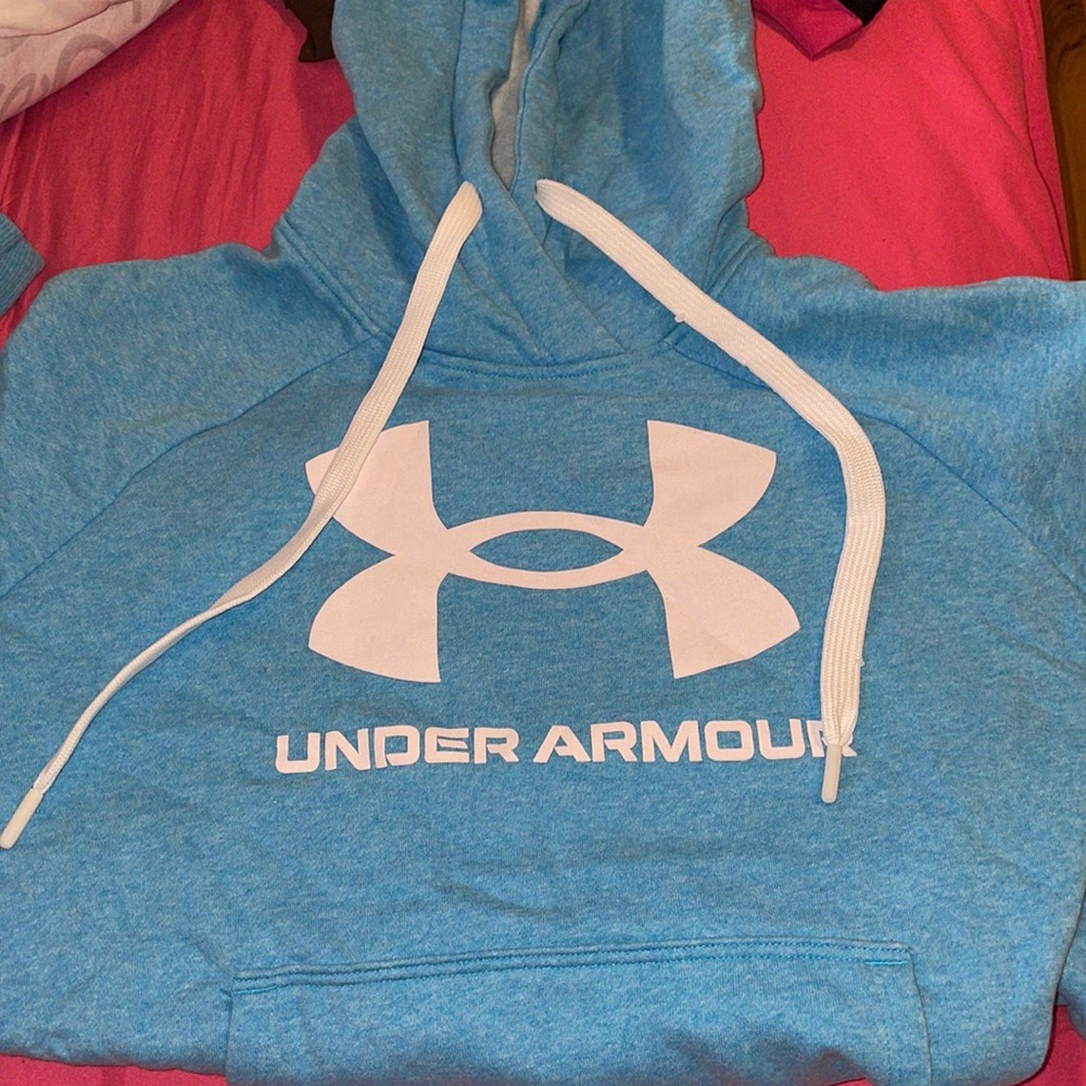 NEVER WORN NEW UNDER ARMOUR HOODIE